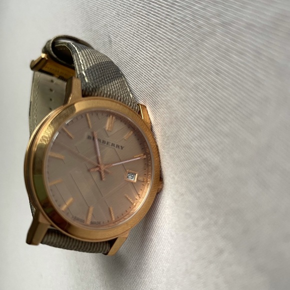 BURBERRY watch - Picture 2 of 9